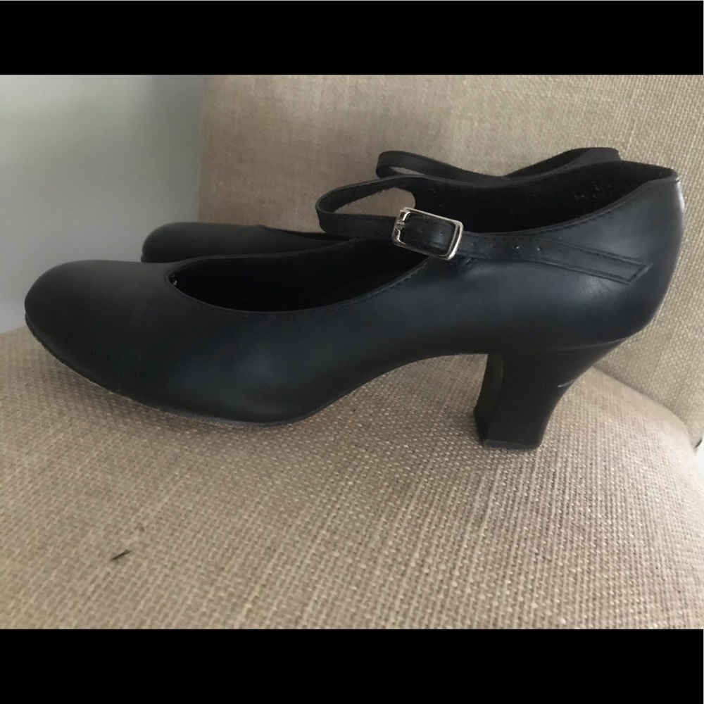 Capezio character shoe